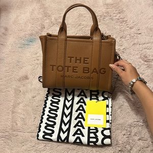 Authentic Marc Jacob’s small tote bag in argan oil